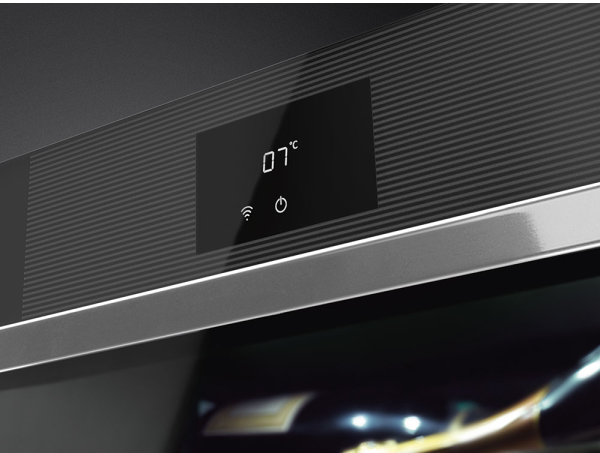 Винный шкаф Smeg CVI118RWN2 Винный шкаф Smeg CVI118RWN2