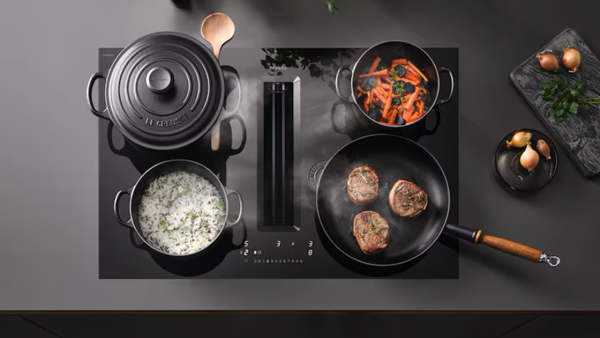 Варочная панель со встроенной вытяжкой Miele KMDA7676 FL-A BlackPerfection