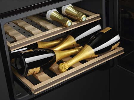 Холодильный шкаф для вина Smeg CVI318XS Холодильный шкаф для вина Smeg CVI318XS